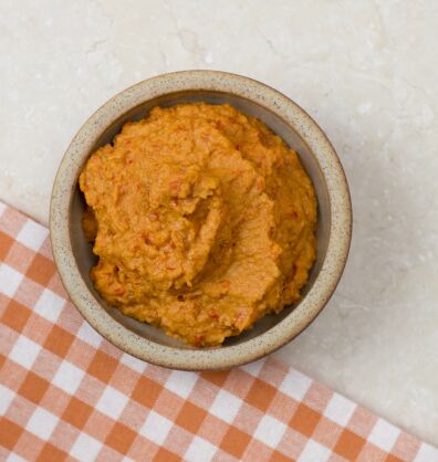 Red pepper hummus