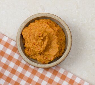 Red pepper hummus