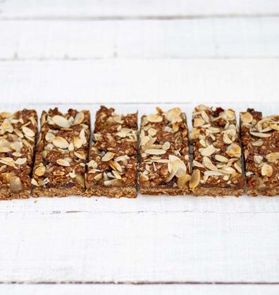 Pear and dark chocolate granola bars