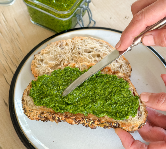Spinach & walnut pesto
