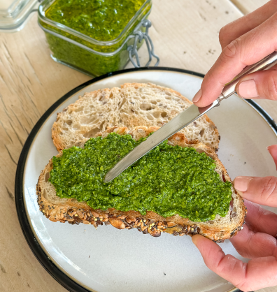 Spinach & walnut pesto