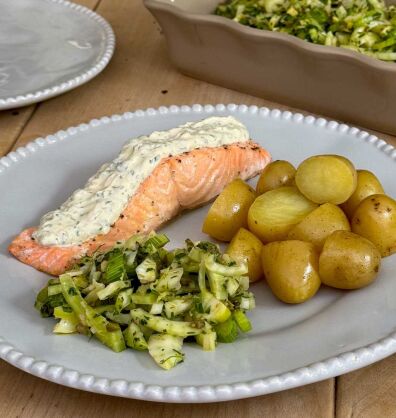 Poached salmon with a cream cheese sauce