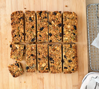 Nutty granola bars