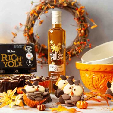 Chocolate Pumpkin Spiced Owl Cupcakes