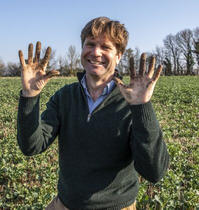 Duncan mud on hands