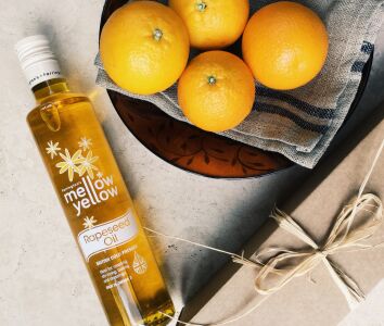 Mellow Yellow cold pressed rapeseed oil and lemons
