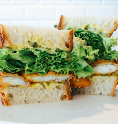 Fish finger sandwich with homemade tartare sauce