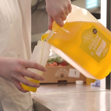 Mellow Yellow cold pressed rapeseed oil for food service
