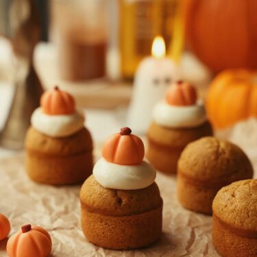 Pumpkin Patch Mini Cakes