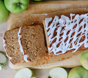 apple & cinnamon loaf cake