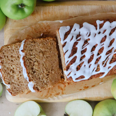 apple & cinnamon loaf cake