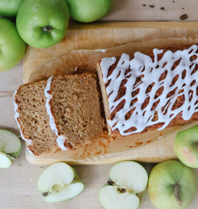 apple & cinnamon loaf cake